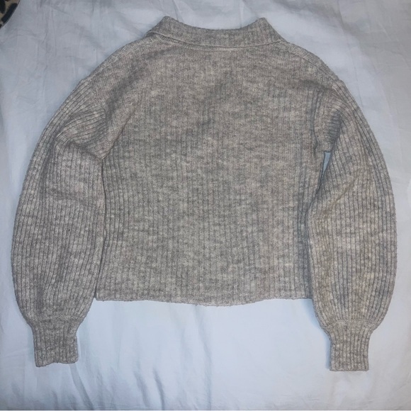 Collared V-Neck Sweater - Picture 2 of 6